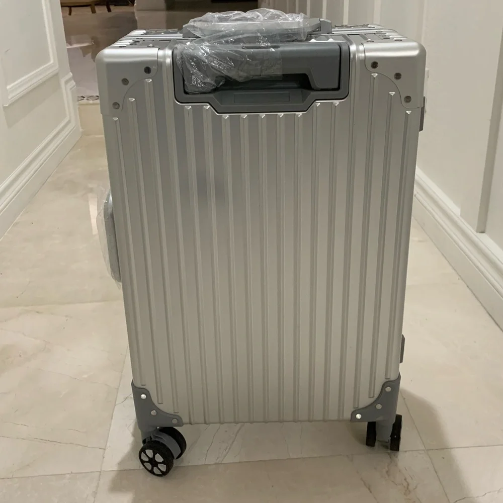 CHAMPS Aluminum Hardside Spinner Suitcase